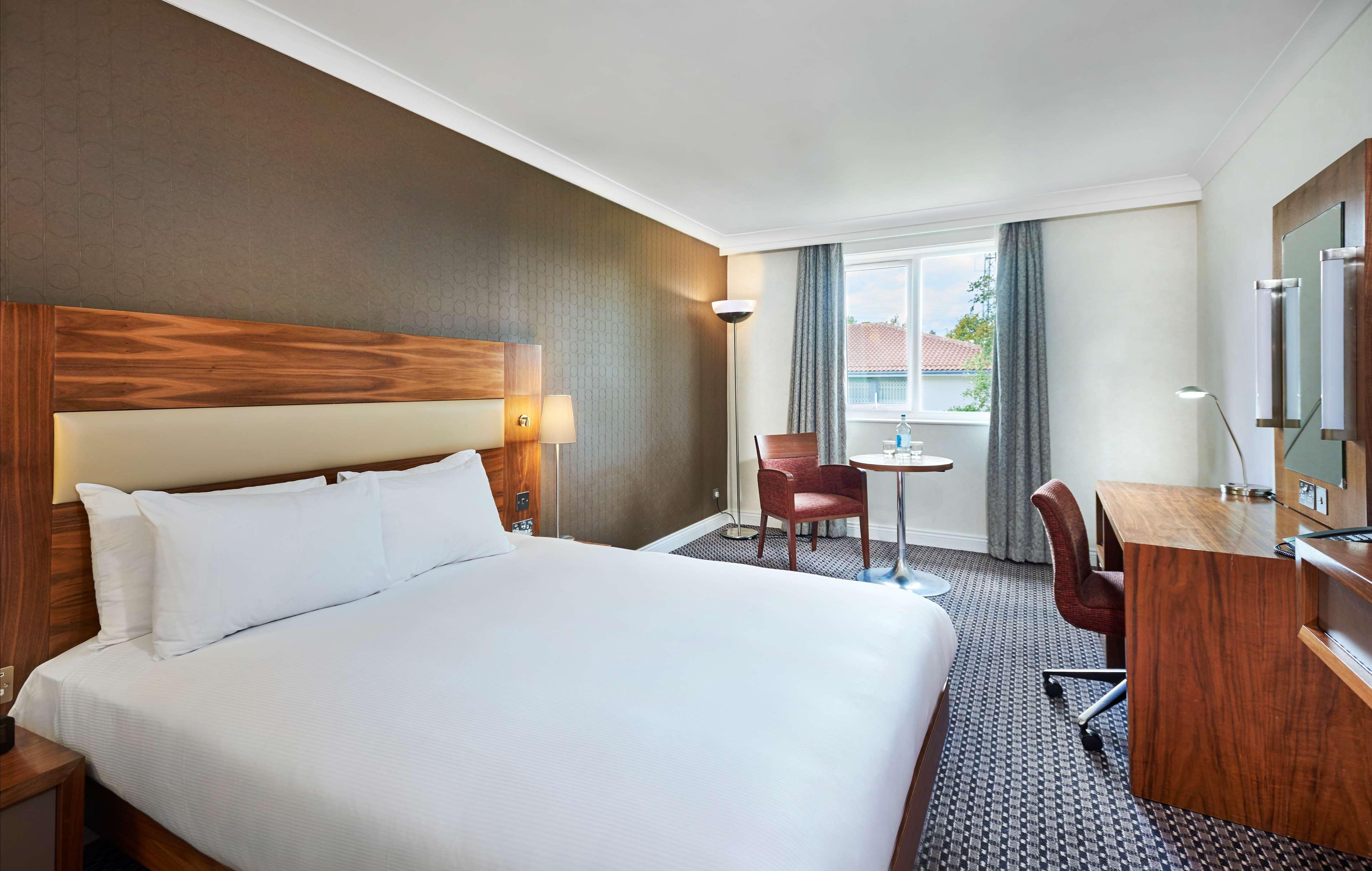 Doubletree By Hilton Bristol North Hotel Almondsbury Room photo