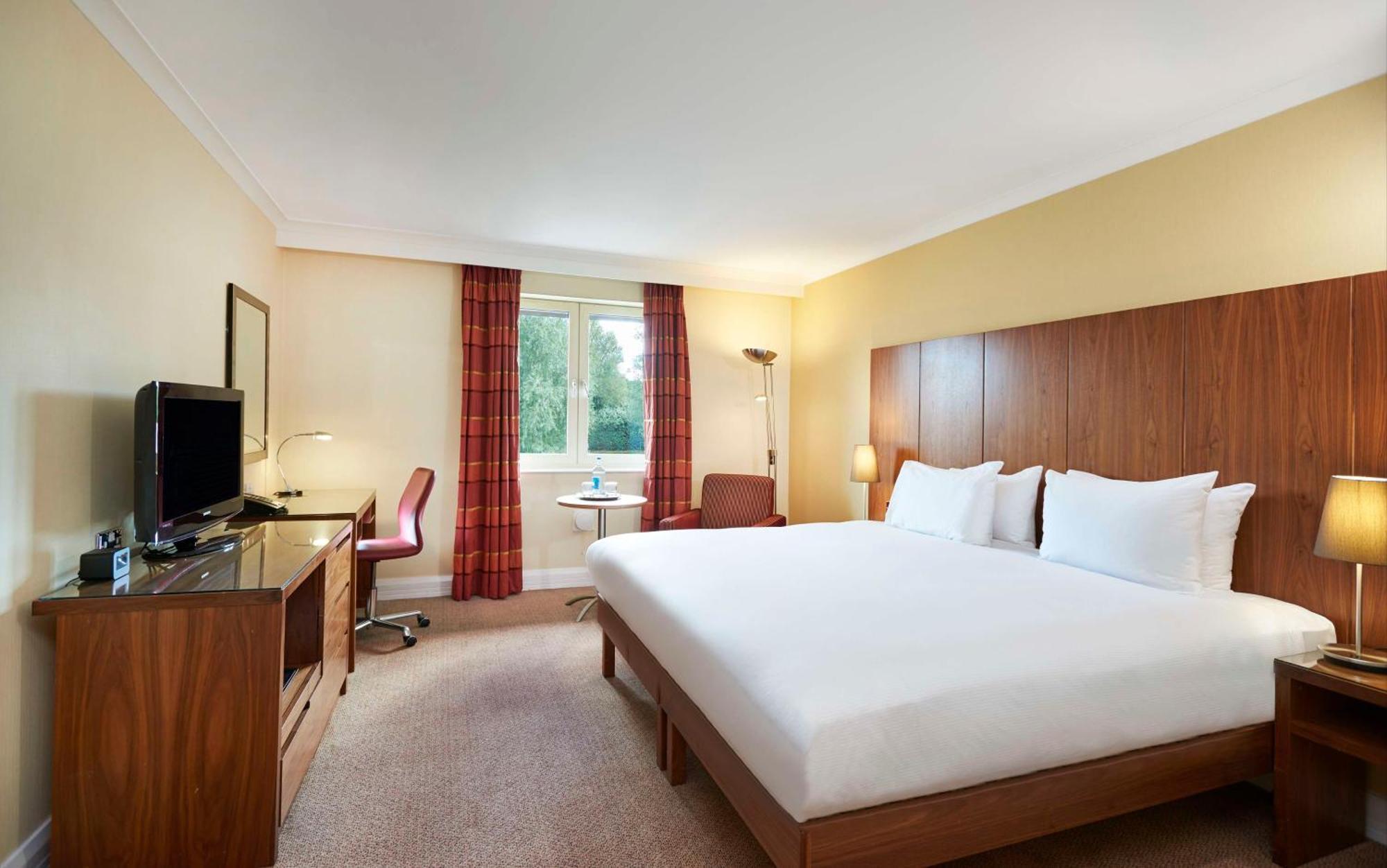 Doubletree By Hilton Bristol North Hotel Almondsbury Exterior photo
