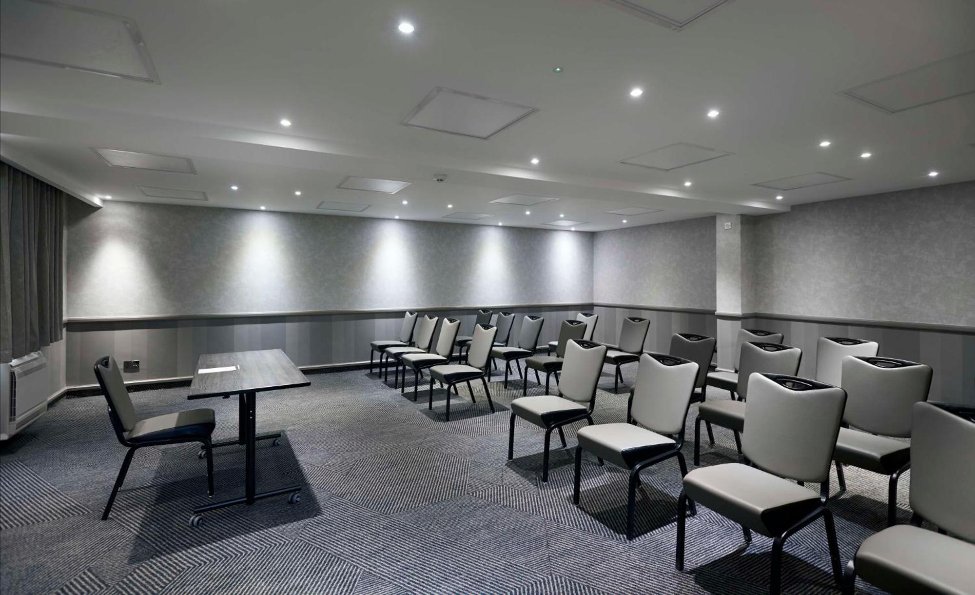Doubletree By Hilton Bristol North Hotel Almondsbury Exterior photo