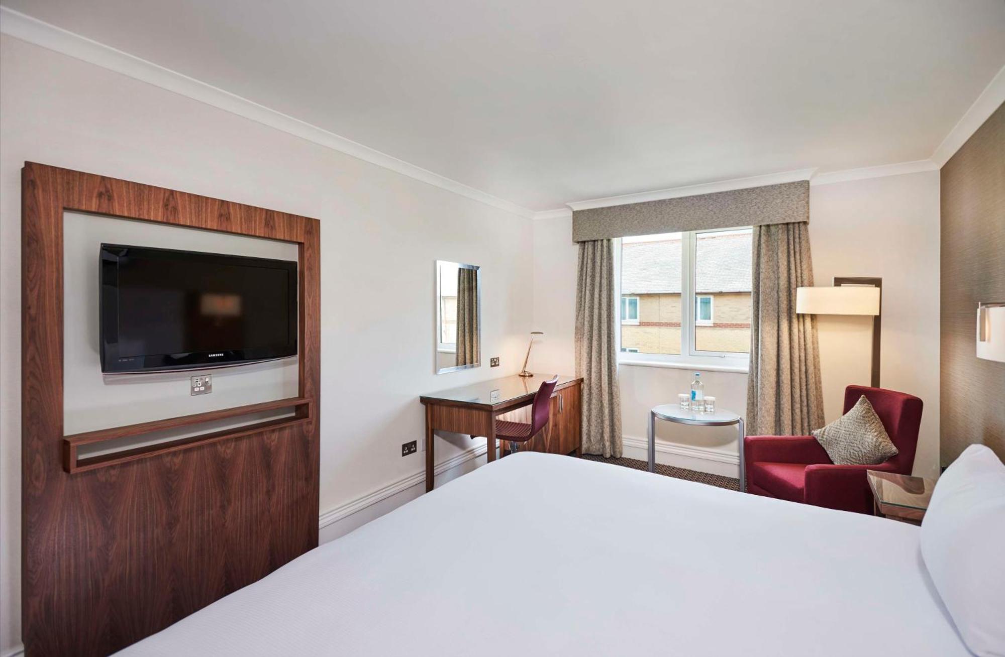 Doubletree By Hilton Bristol North Hotel Almondsbury Exterior photo