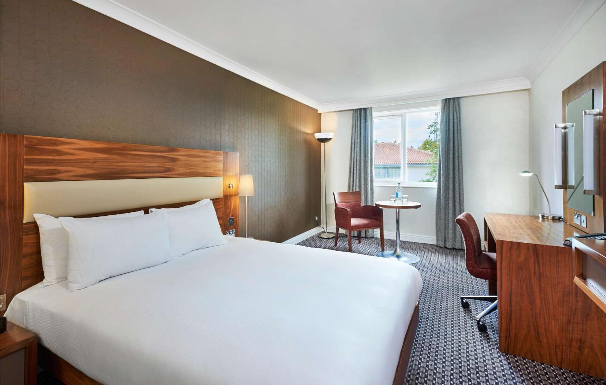 Doubletree By Hilton Bristol North Hotel Almondsbury Exterior photo