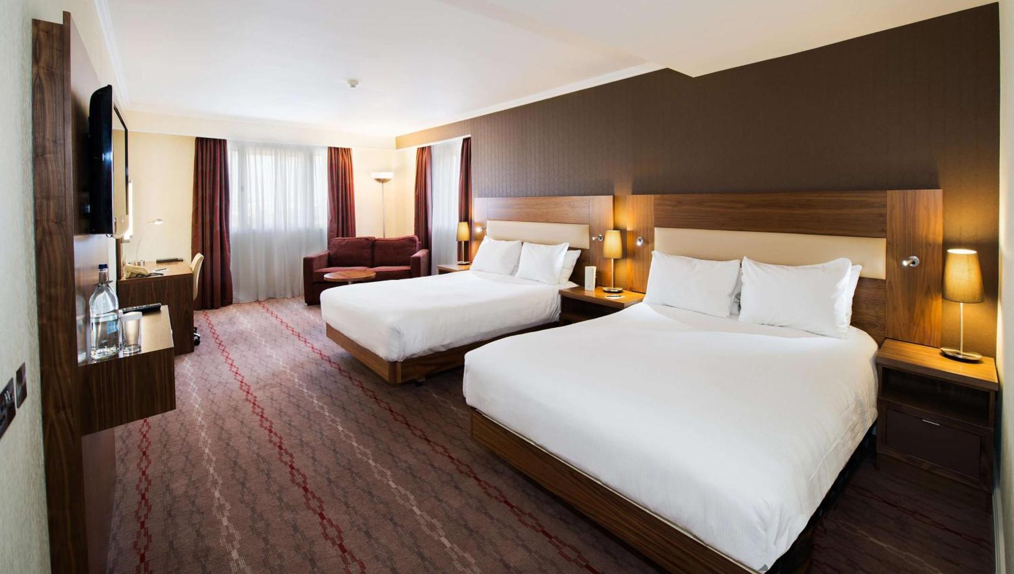 Doubletree By Hilton Bristol North Hotel Almondsbury Exterior photo