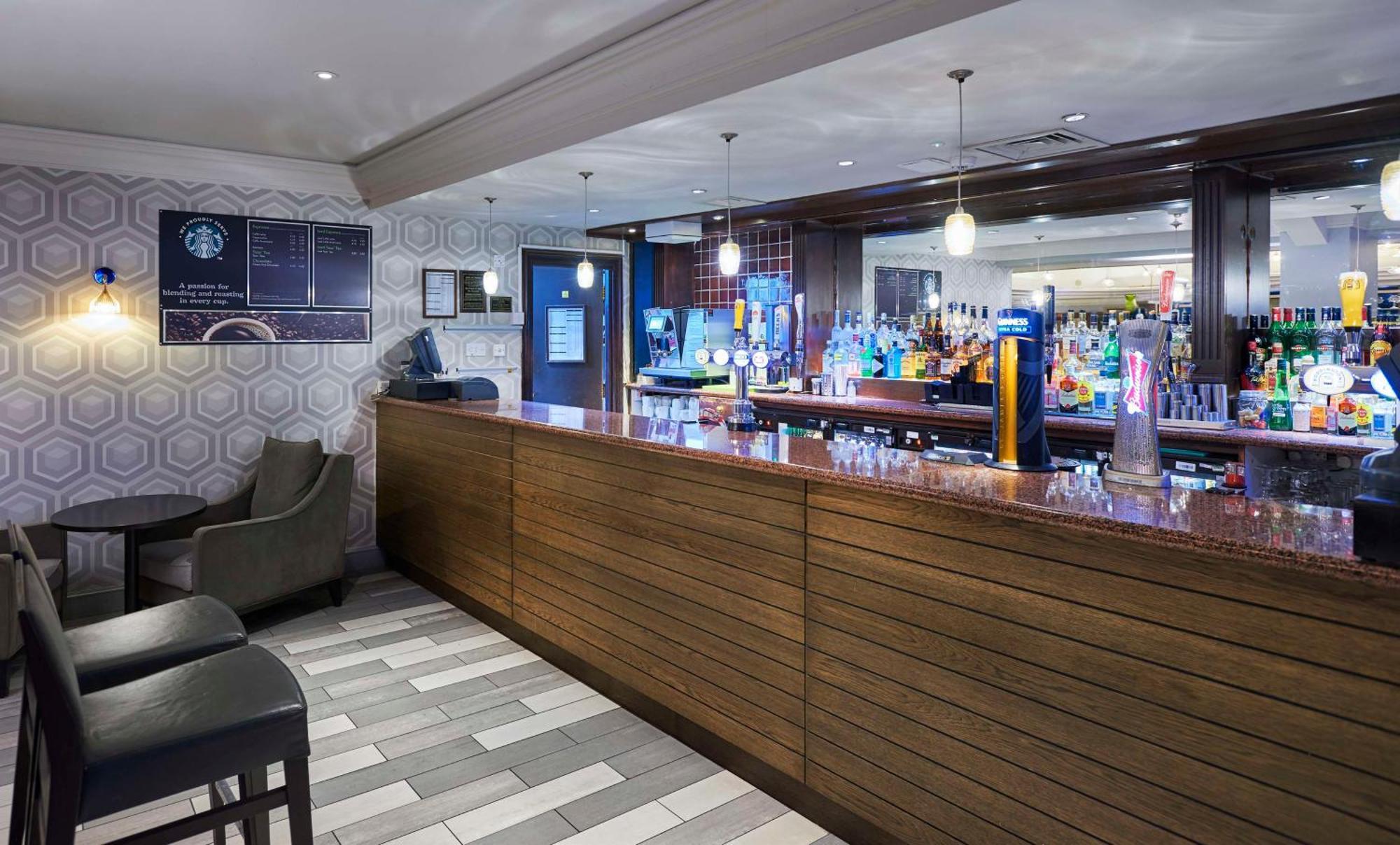 Doubletree By Hilton Bristol North Hotel Almondsbury Exterior photo