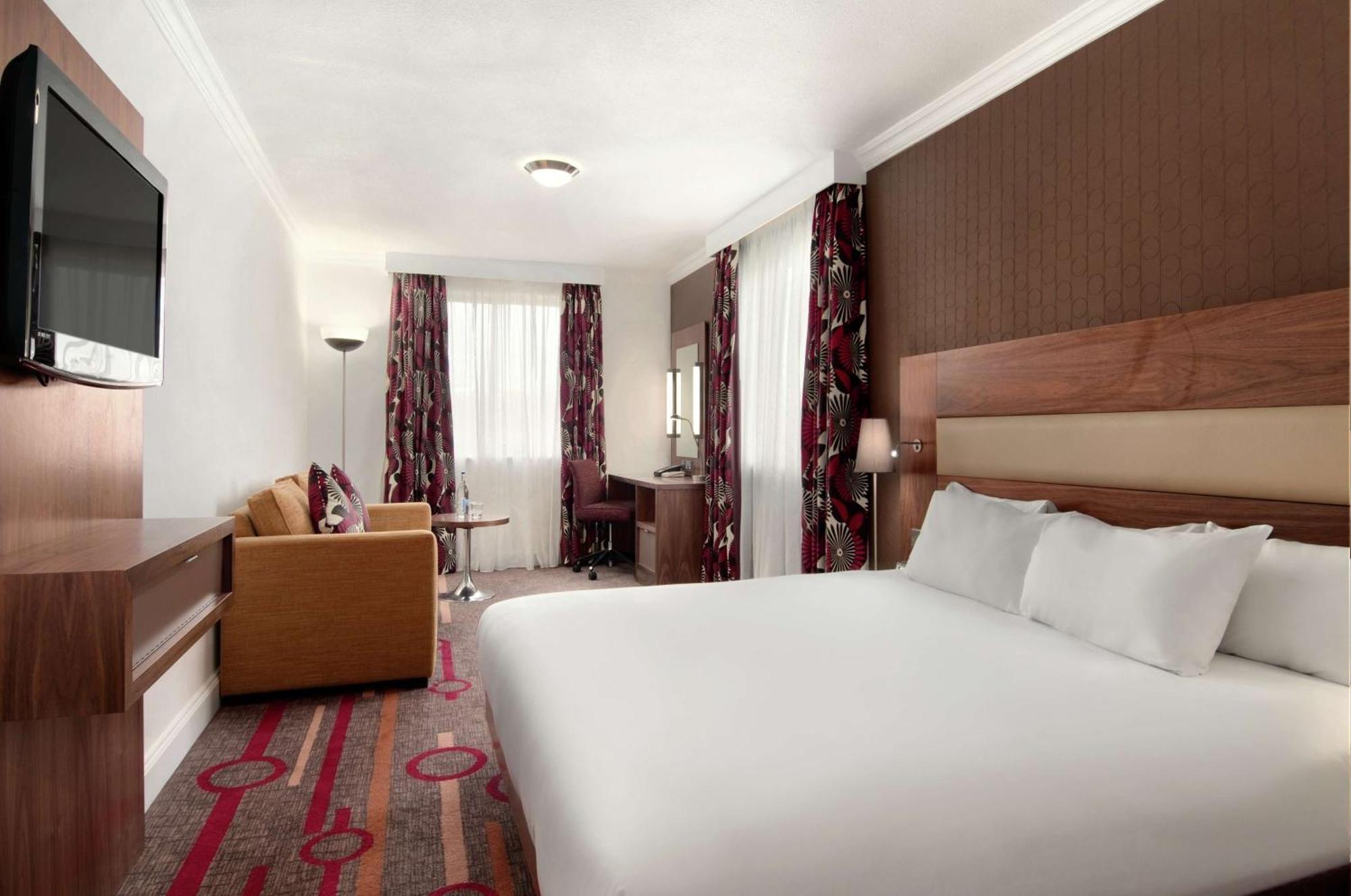 Doubletree By Hilton Bristol North Hotel Almondsbury Exterior photo
