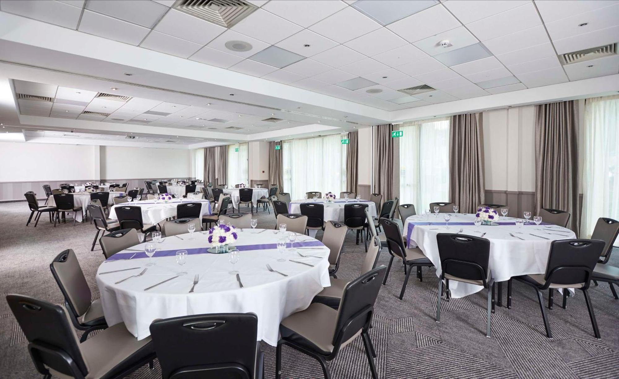 Doubletree By Hilton Bristol North Hotel Almondsbury Exterior photo